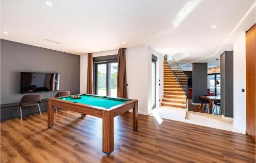 Beautiful Home In Novalja