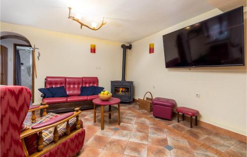 Posedenie v ubytovaní 5 Bedroom Gorgeous Home In Vrbovsko
