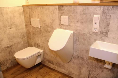 Bilik mandi di BaumKrone im Happy Allgäu - 2-stöckige Wohnung mit Wohnnetz