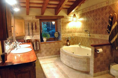 Et badeværelse på Masia Paradise