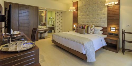 Acron Waterfront Resort – Photos 5
