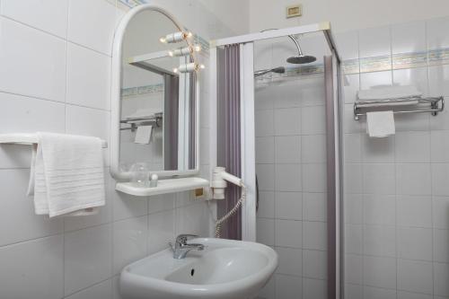 Koupelna v ubytování Hotel Donatello