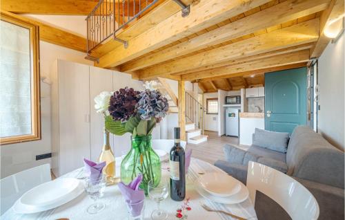 Posezení v ubytování 1 Bedroom Nice Home In Avegno