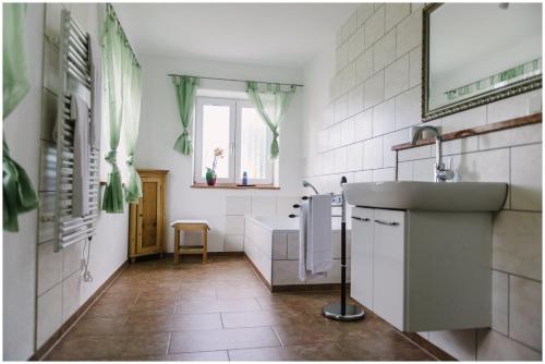 Η κουζίνα ή μικρή κουζίνα στο Gästehaus Niedermeierhof