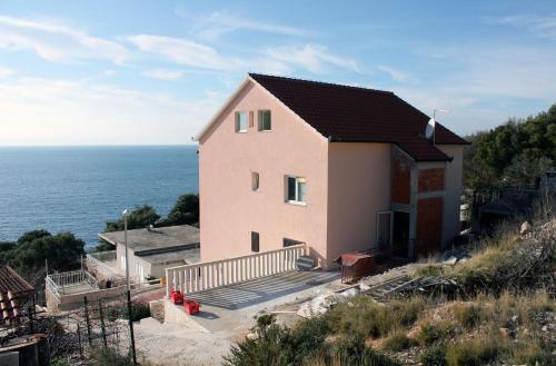 Galeriebild der Unterkunft Apartments by the sea Bilo, Primosten - 4806 in Podgreben