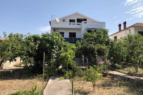 Apartments with parking space Jezera, Murter - 5135