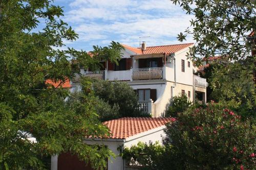 Apartments with parking space Jezera, Murter - 5109