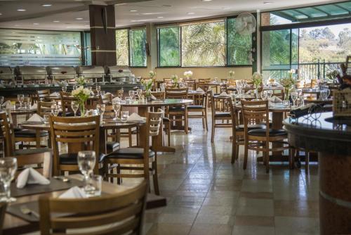 En restaurang eller annat matställe på Oscar Inn Eco Resort