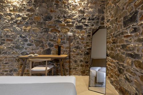 Gallery image of Lichnos Luxury Suites in Soúrpi