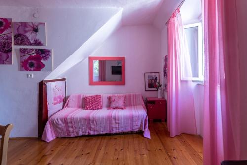 Apartments by the sea Supetar, Brac - 6075