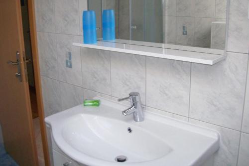 Ένα μπάνιο στο Apartment Jezera 5057d
