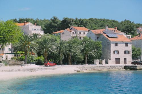 Fotografie z fotogalerie ubytování Holiday house with a swimming pool Sumartin, Brac - 12482 v destinaci Sumartin
