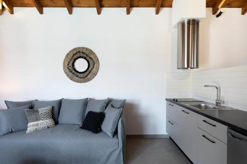 Gallery image of Lichnos Luxury Suites in Soúrpi