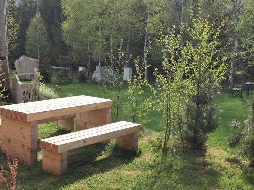 Κήπος έξω από το Apartament Zielone Okiennice