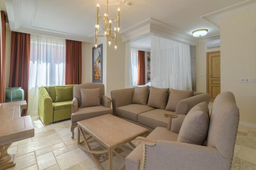 ECO Therma Village - All inclusive & Private Beach & Free Parkingにあるシーティングエリア