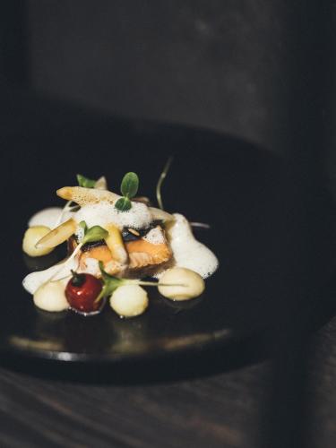 Makanan di atau berdekatan hotel