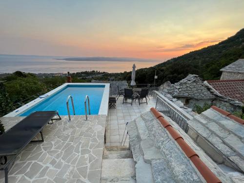 Villa Kristina - Ferienhaus Baška Voda - Topići, Private Outdoor Swimmingpool