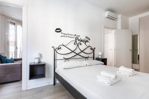 Posteľ alebo postele v izbe v ubytovaní Milano Central Station Renovated APT