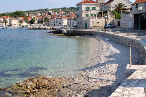 Fotografie z fotogalerie ubytování Apartments by the sea Sutivan, Brac - 19427 v destinaci Sutivan