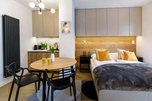 Ένα ή περισσότερα κρεβάτια σε δωμάτιο στο Hillside7 Micro-Apartment 16