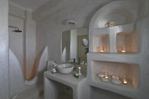 A bathroom at Naoussa Hills Boutique Resort- Adults Only (13+)