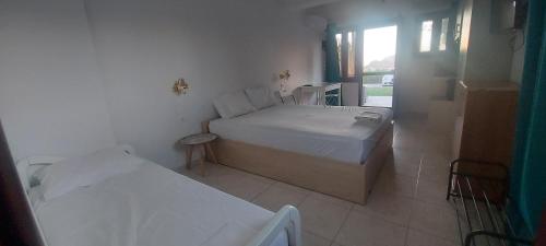 Gallery image of Golden view apartments Myrina Limnos in Mirina