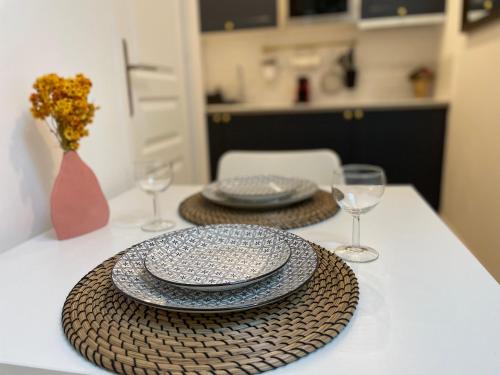 Nice Renting - FERSEN - 2 Rooms Vieil Antibes - AC - Safranier - Big Terrace photo 14