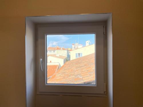 Nice Renting - FERSEN - 2 Rooms Vieil Antibes - AC - Safranier - Big Terrace photo 23