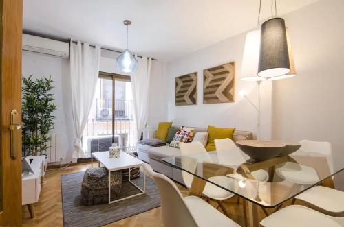 Bright & Spacious- City Center- 2Rooms-2Bathrooms