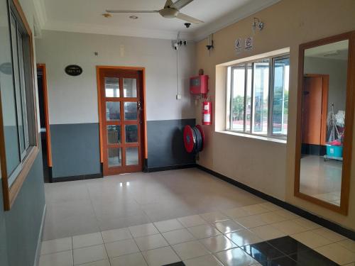 Gambar di galeri bagi V HOTEL di Teluk Intan