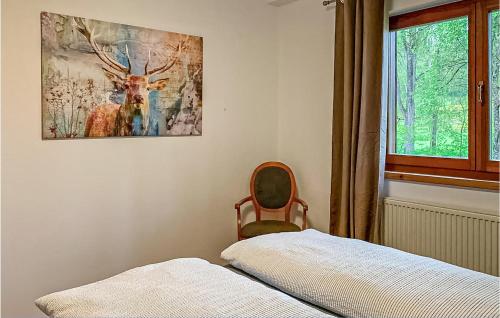 Ένα ή περισσότερα κρεβάτια σε δωμάτιο στο Stunning Home In Nimsreuland With Wifi