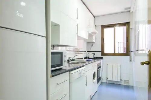Bright & Spacious- City Center- 2Rooms-2Bathrooms