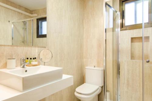 Bright & Spacious- City Center- 2Rooms-2Bathrooms