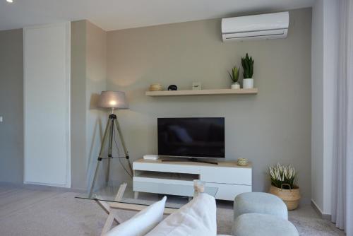 Bright & Modern 2 Bedroom Apartment 300m to the Beach - Marbella