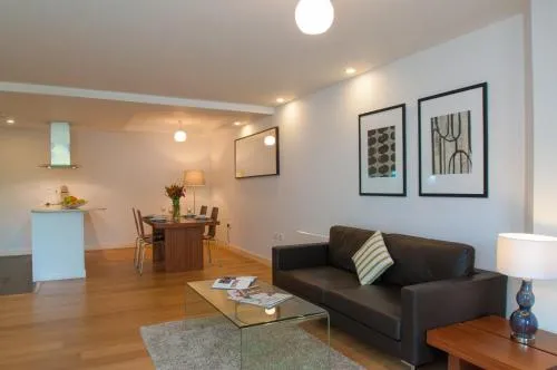 Cleyro Serviced Apartments - Finzels Reach photo 81