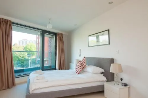Cleyro Serviced Apartments - Finzels Reach photo 90