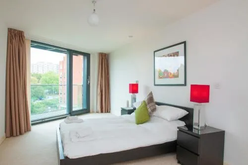 Cleyro Serviced Apartments - Finzels Reach photo 92
