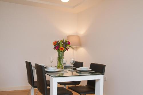 Cleyro Serviced Apartments - Finzels Reach photo 191