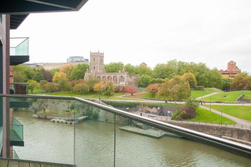Cleyro Serviced Apartments - Finzels Reach photo 192