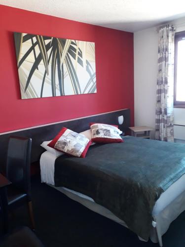 Fotografie z fotogalerie ubytování Le Merle Blanc Hôtel Logis v destinaci Digoin