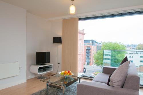 Cleyro Serviced Apartments - Finzels Reach photo 162