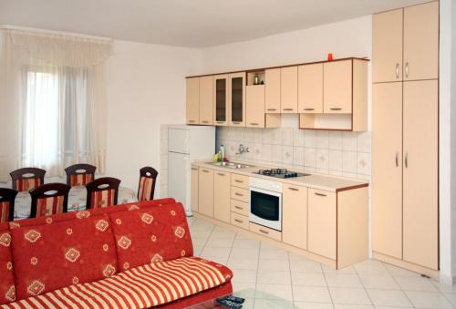Apartments by the sea Mastrinka, Ciovo - 4836