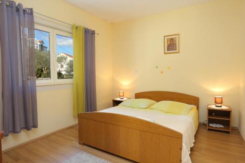 Apartments by the sea Slatine, Ciovo - 4871
