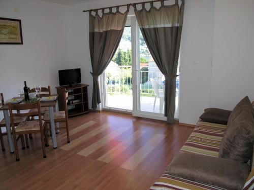 Apartments by the sea Businci, Ciovo - 4863