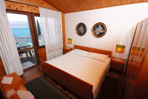 Family friendly seaside apartments Arbanija, Ciovo - 5220
