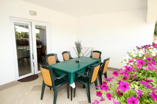 Fotografie z fotogalerie ubytování Apartments with parking space Seline, Paklenica - 6603 v destinaci Starigrad-Paklenica