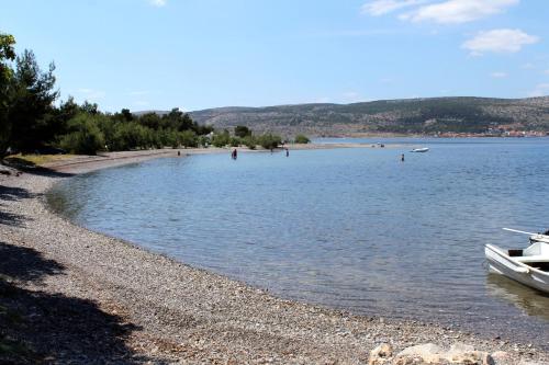 Gambar di galeri bagi Apartments with parking space Seline, Paklenica - 6604 di Starigrad-Paklenica
