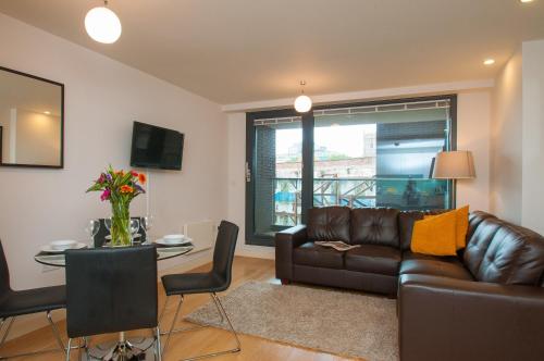 Cleyro Serviced Apartments - Finzels Reach photo 170
