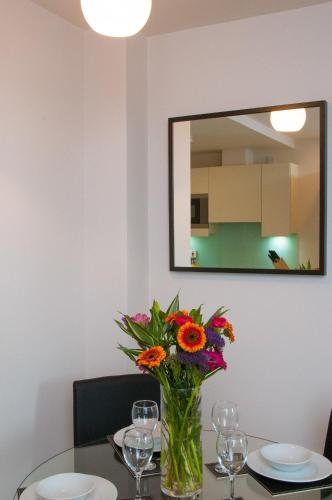 Cleyro Serviced Apartments - Finzels Reach photo 171