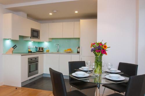 Cleyro Serviced Apartments - Finzels Reach photo 174